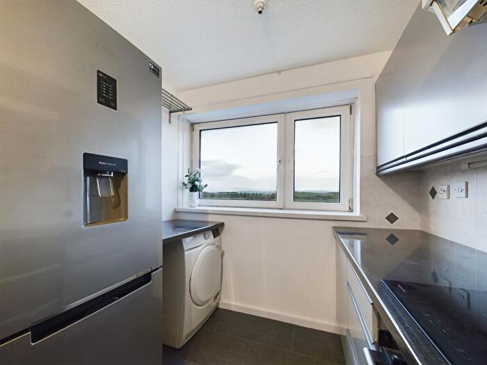 2 Bedroom Flat To Rent In Phoenix Court, Calderwood, G74