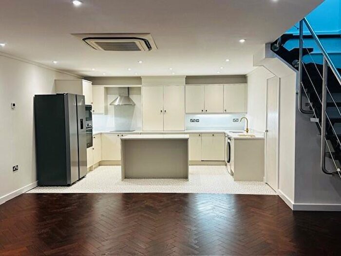 2 Bedroom Detached House To Rent In Hookstone Drive, Harrogate, HG2