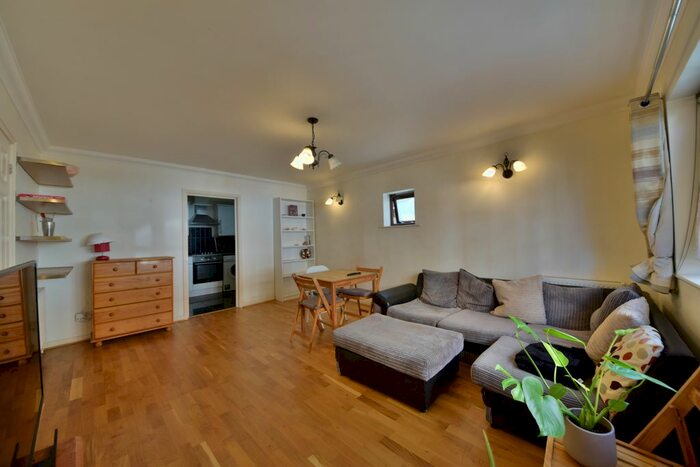 2 Bedroom Flat To Rent In Wedmore Street, Upper Holloway, London, N19