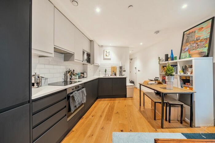 2 Bedroom Flat To Rent In Deptford Broadway, London, Greater London, SE8