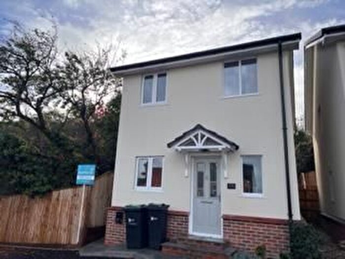 3 Bedroom Detached House To Rent In Chickerell Road, Weymouth, DT4