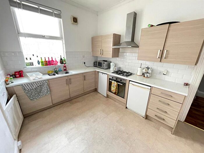 4 Bedroom House To Rent In Derry Avenue, Plymouth, PL4