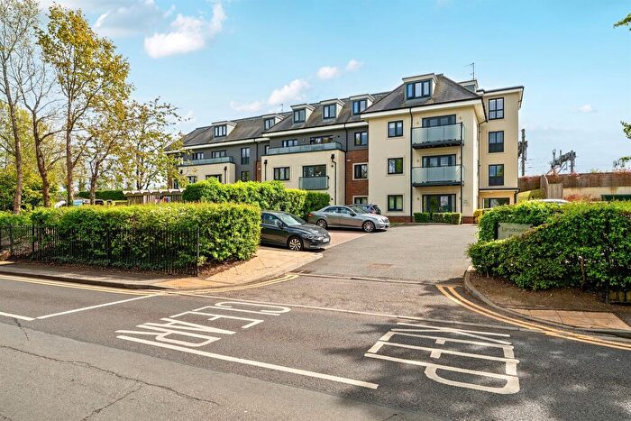 2 Bedroom Apartment For Sale In Institute Road, Taplow, Maidenhead, SL6