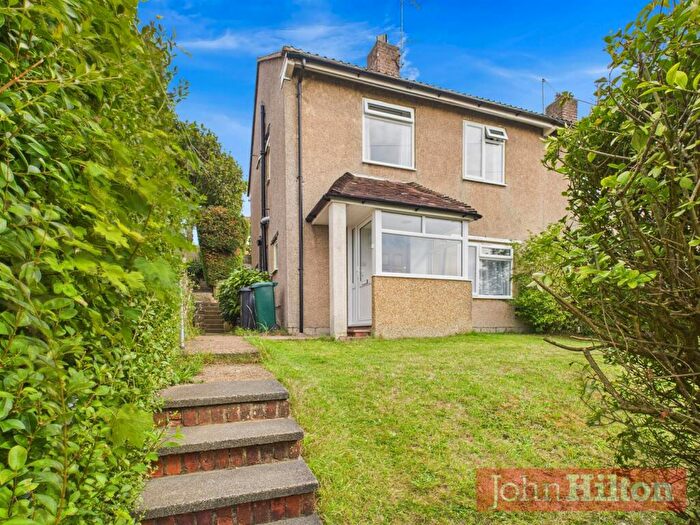 4 Bedroom Semi-Detached House To Rent In Staplefield Drive, Brighton, BN2
