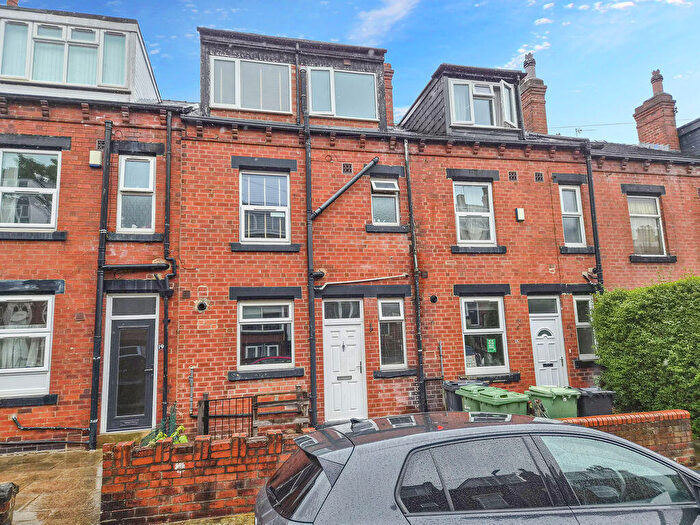 6 Bedroom Terraced House For Sale In Beechwood Terrace, Leeds, LS4