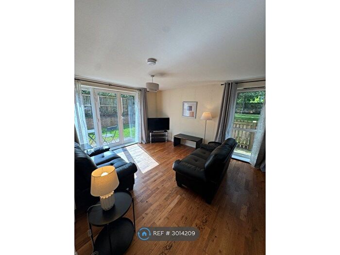 3 Bedroom Flat To Rent In Duff Street, Edinburgh, EH11