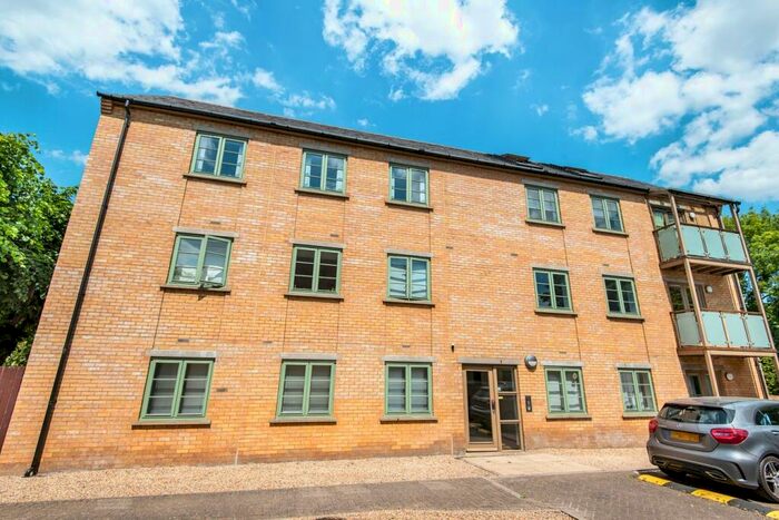 2 Bedroom Apartment To Rent In Starlings Bridge, Nightingale Road, Hitchin, SG5