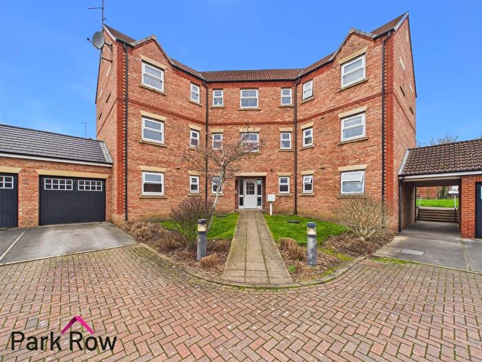 2 Bedroom Flat For Sale In Moorland Road, Sherburn In Elmet, Leeds, LS25