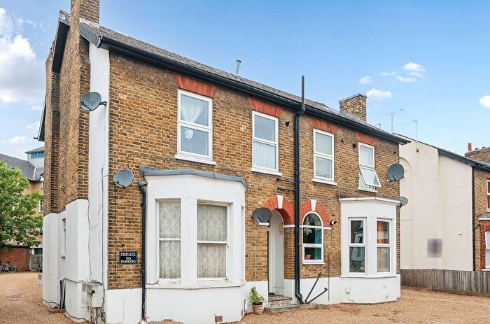1 Bedroom Flat For Sale In Palace Grove, Bromley, BR1