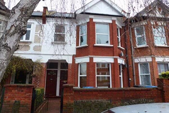 2 Bedroom Flat To Rent In Mora Road, Cricklewood, NW2