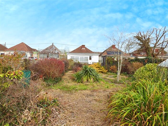 2 Bedroom Bungalow For Sale In Oakgrove Road, Bishopstoke, Eastleigh, SO50