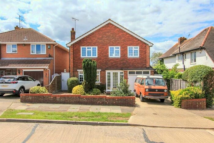4 Bedroom Detached House To Rent In Columbia Avenue, Whitstable, CT5