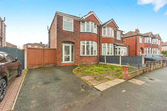 3 Bedroom Semi Detached House For Sale In Ludlow Road, Stockport, Cheshire, SK2