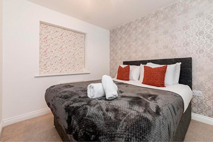 4 Bedroom House To Rent In Newport Road, Milton Keynes, Buckinghamshire, MK10