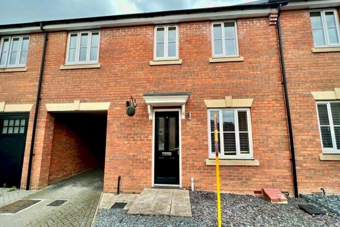 3 Bedroom Property To Rent In Oak Grove, Northampton, NN3