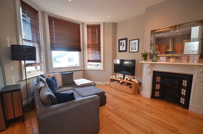 2 Bedroom Flat To Rent In Knights Hill, West Norwood, London, SE27