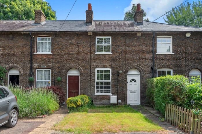 2 Bedroom Cottage To Rent In High Street St. Mary Cray, BR5