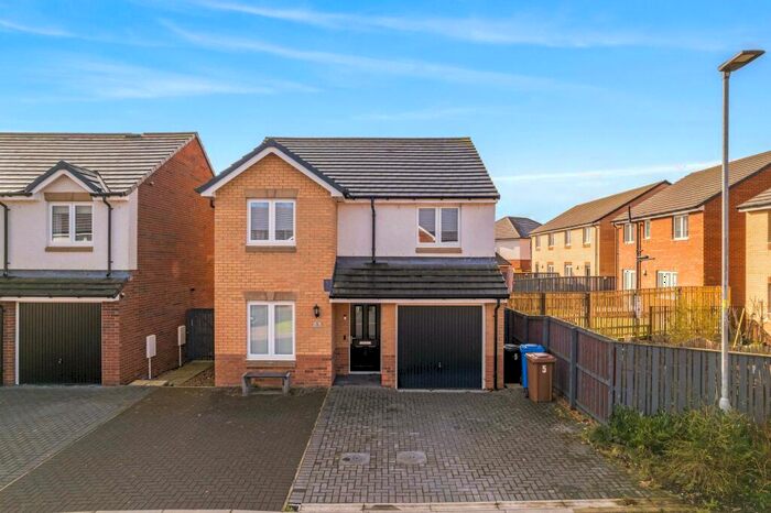 4 Bedroom Detached House For Sale In Glenalmond Place, Dumbarton, G82