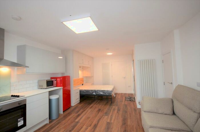 Studio To Rent In Salisbury Avenue, Farnham Royal, SL2