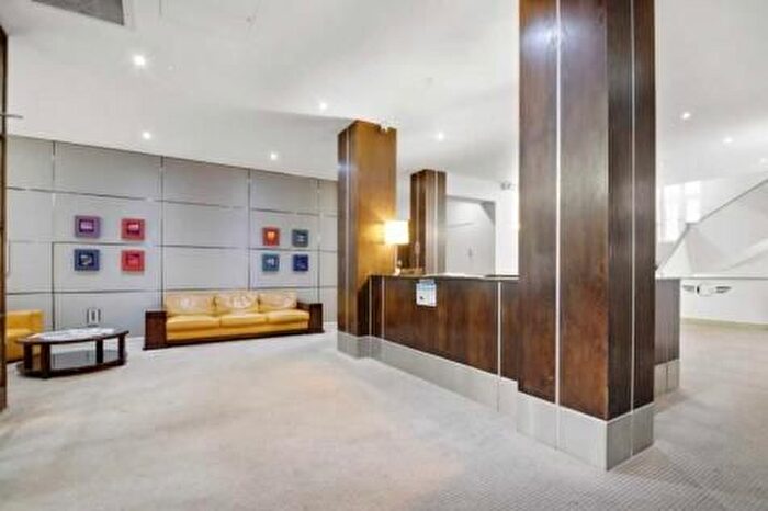 3 Bedroom Flat To Rent In Bloomsbury Mansions, WC1B