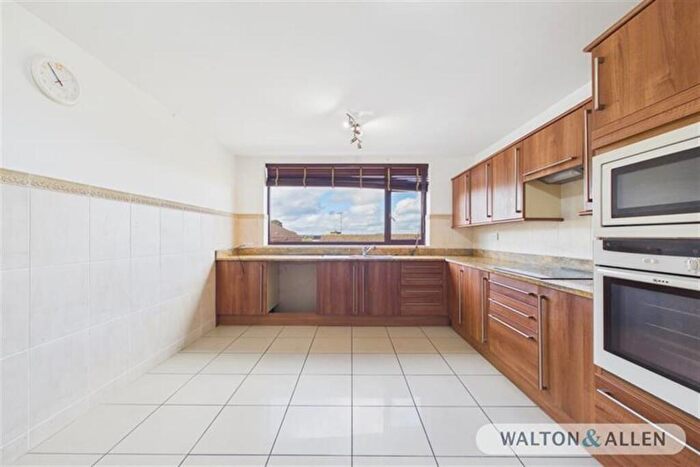 2 Bedroom Bungalow For Sale In Longacre, Woodthorpe, NG5