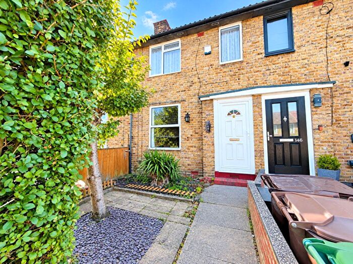 2 Bedroom Detached House To Rent In Peterborough Road, Carshalton, Surrey, SM5