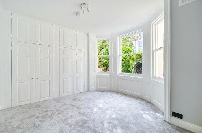 2 Bedroom Apartment For Sale In Winchester Road, London, NW3