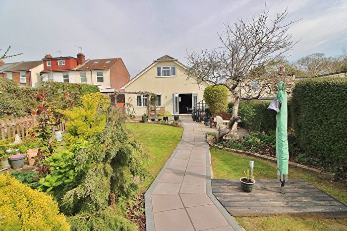 4 Bedroom Detached House For Sale In Avondale Road, Waterlooville, PO7