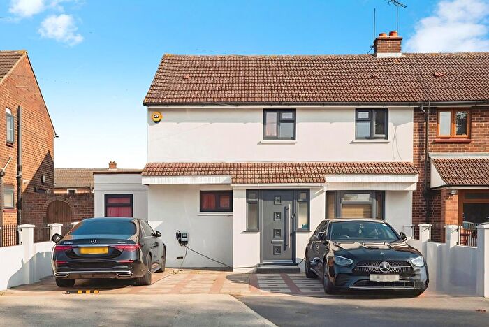 6 Bedroom Semi Detached House For Sale In Thornton Avenue, West Drayton, UB7