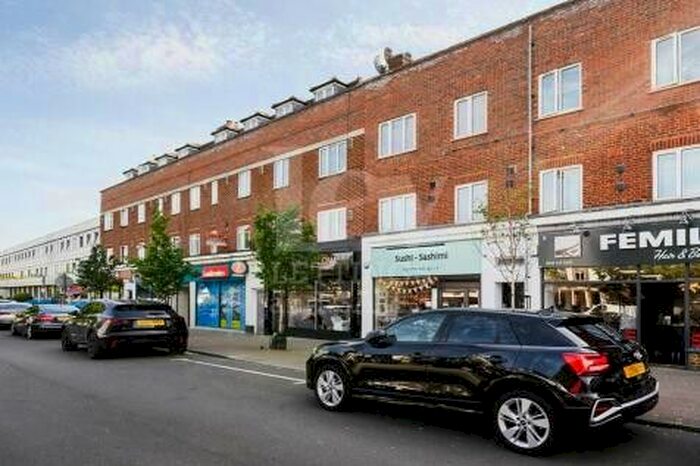 Studio To Rent In Great North Road, Barnet, Hertfordshire, EN5