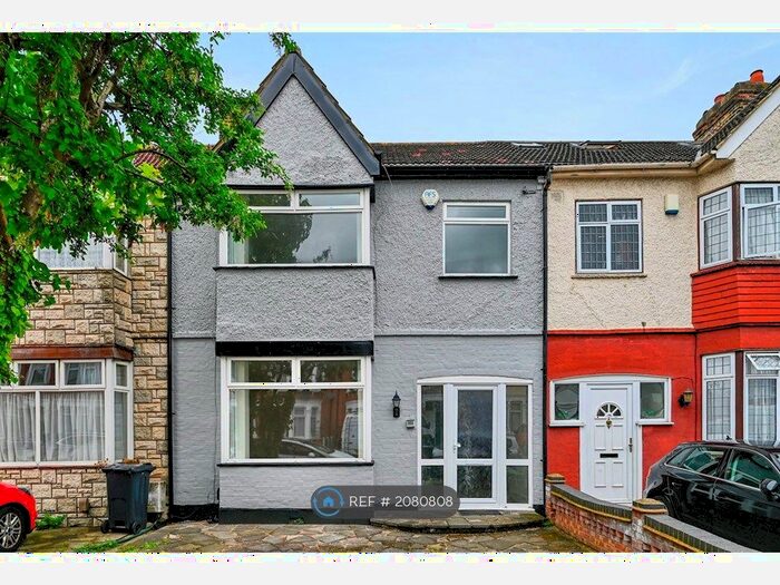 3 Bedroom Terraced House To Rent In Cambridge Road, Ilford, IG3