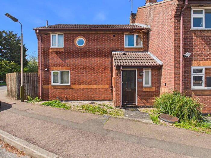 1 Bedroom Semi Detached House To Rent In Buckingham Drive, Leicester, LE2