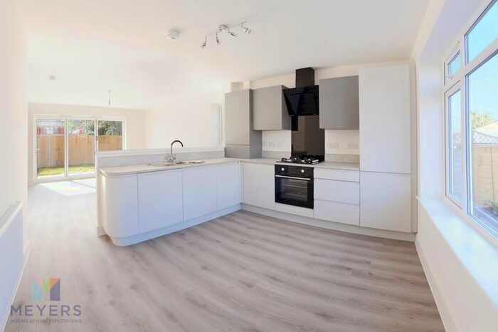 3 Bedroom Semi-Detached House To Rent In Grove Gardens, Christchurch, BH23