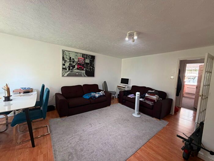 2 Bedroom Flat To Rent In Harston Drive, Enfield, EN3