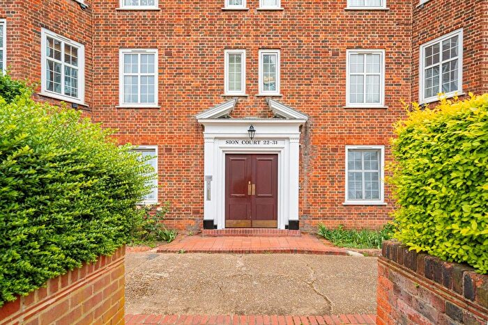 2 Bedroom Flat To Rent In Sion Road, Twickenham, TW1