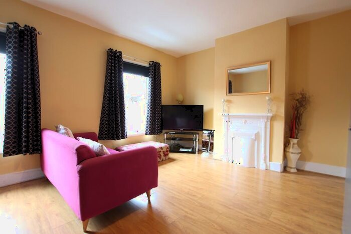 2 Bedroom Flat To Rent In Patterdale Road, Wavertree, Liverpool, L15