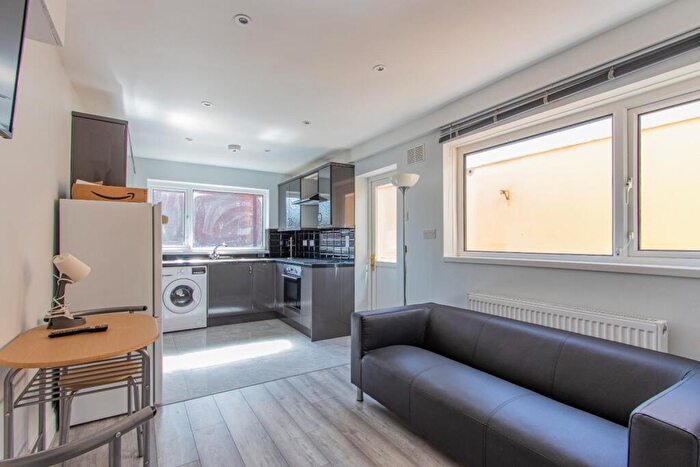 5 Bedroom Terraced House To Rent In Minister Street, Cathays, CF24