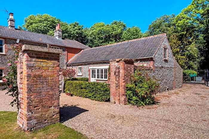 2 Bedroom Semi-Detached Bungalow To Rent In Holt, NR25