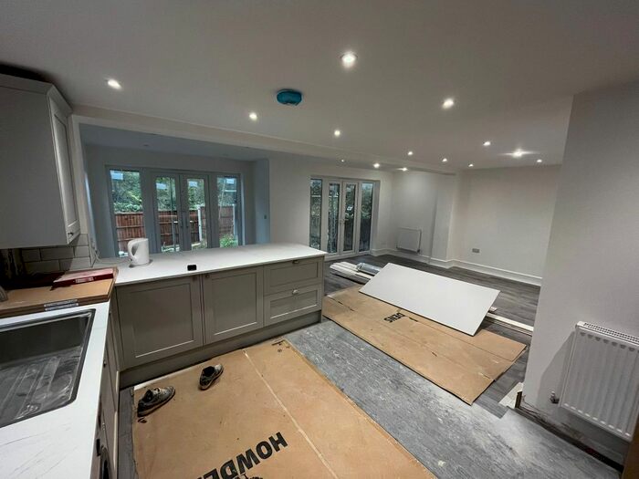 3 Bedroom Semi-Detached House To Rent In Ferndale Road, Rayleigh, SS6