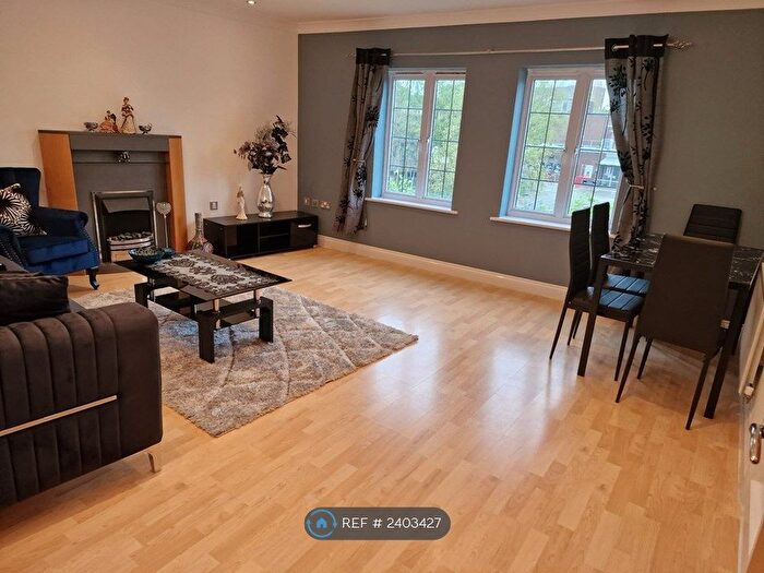 2 Bedroom Flat To Rent In Great Oak Drive, Altrincham, WA15