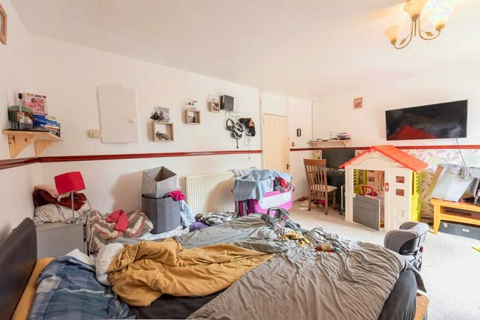 3 Bedroom Terraced House For Sale In Elm Road, Thetford, IP24