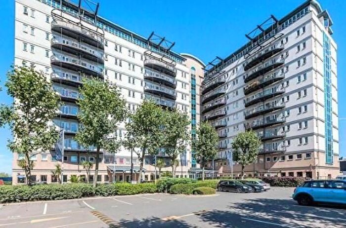1 Bedroom Flat To Rent In Central House, - High Street, Stratford, Bow, London, E15