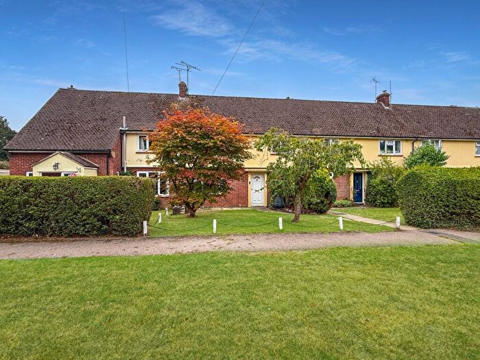 3 Bedroom House For Sale In Castle Close, Great Leighs, Chelmsford, CM3