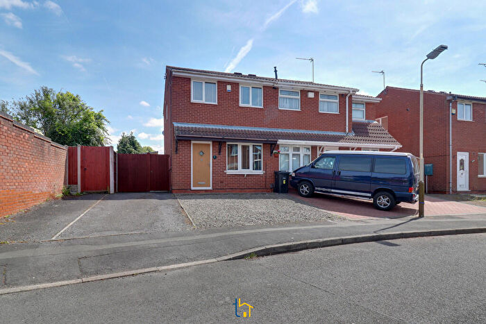 2 Bedroom Semi-Detached House To Rent In The Poppins, Leicester, LE4
