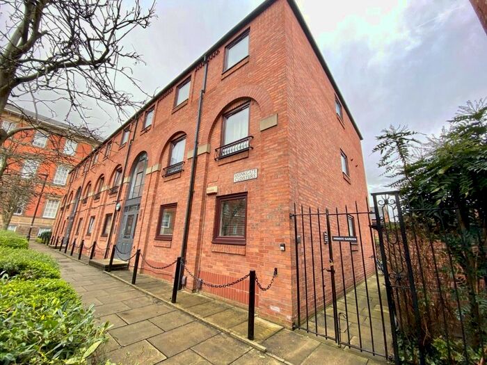 2 Bedroom Flat To Rent In Monkgate Cloisters, York, North Yorkshire, YO31