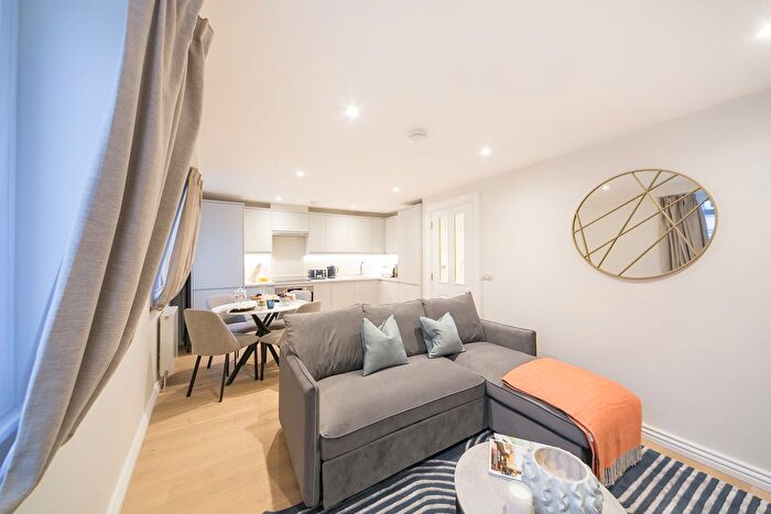 1 Bedroom Flat To Rent In Long Acre, London, WC2E