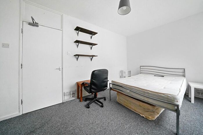 5 Bedroom Flat To Rent In Clarence Gardens, Euston, NW1