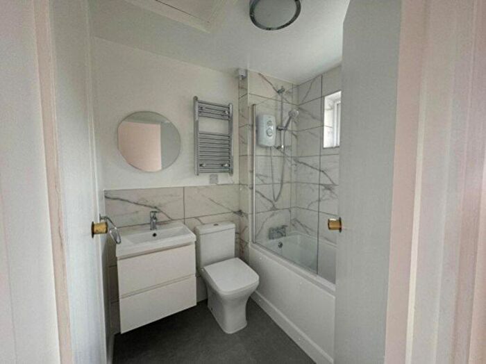 Studio To Rent In Bourne End, SL8