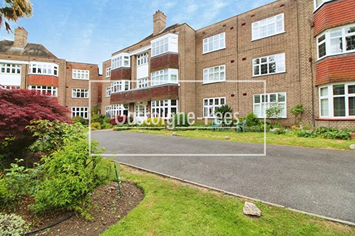 2 Bedroom Flat To Rent In Imber Close, Esher, KT10