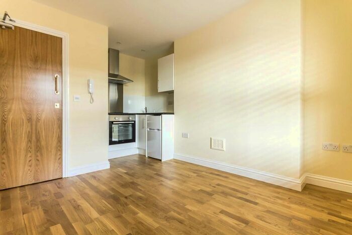 Studio To Rent In Fulham Broadway, London, SW6